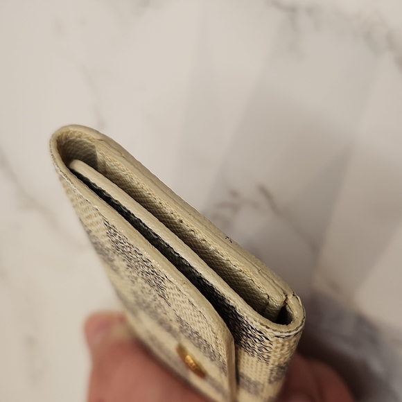 Authentic Louis Vuitton Damier Azur 4 Key Case - Picture 5 of 10